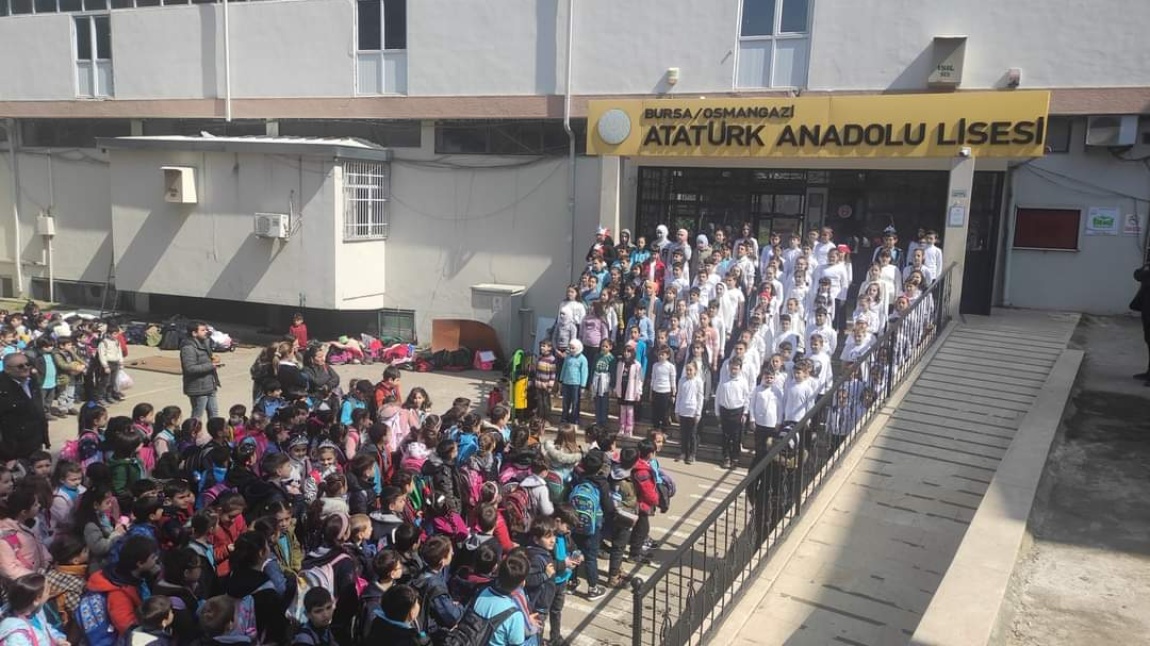 Okulumuzda 18 Mart Çanakkale Zaferi ve Şehitler Anma Günü programı düzenlenmiştir.